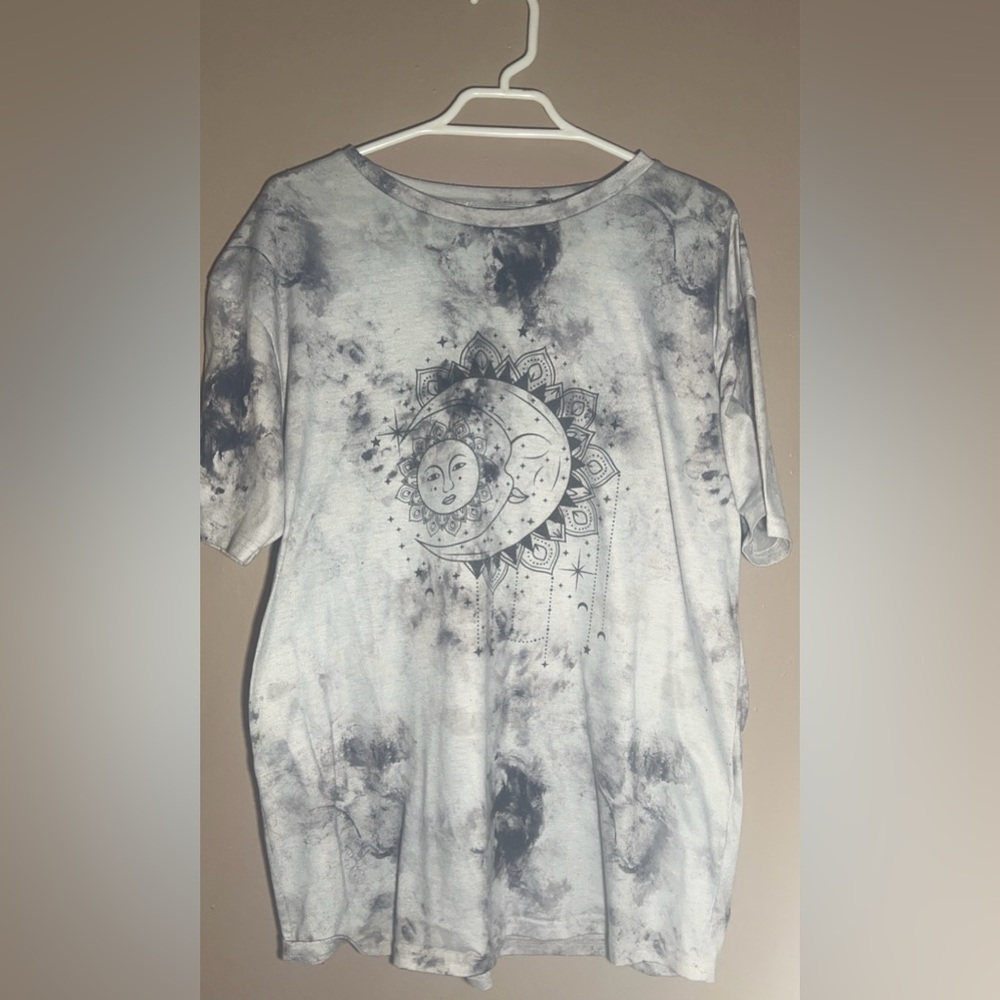 Small Romwe women’s Sun & Moon Tye Dye oversized T-Shirt
